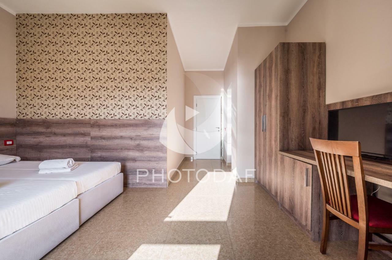 Inn Hotel Shkallnur Ngoại thất bức ảnh